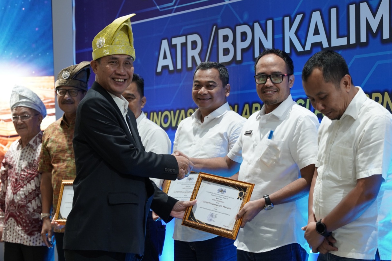 Kantor Pertanahan Kota Pontianak Raih Tiga Penghargaan di Kanwil BPN Kalbar Awards 2024